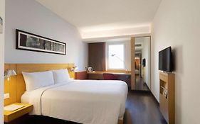 Hotel Olive Near Delhi Airport New Delhi 4* India